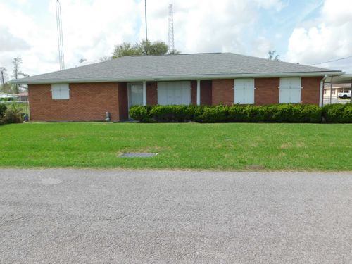 402 W 13th St, Larose, LA, 70373-2327 | Card Image