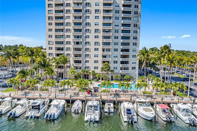 APT-624 - 90 Edgewater Dr, Condo with 2 bedrooms, 3 bathrooms and null parking in Coral Gables FL | Image 35