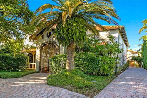 4803 W Woodmere Rd, Tampa, FL, 33609-3632 | Card Image