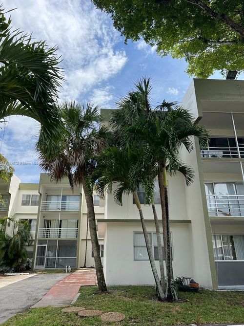 apt-308-4215 N University Dr, Sunrise, FL, 33351-6232 | Card Image