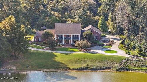 607 Tiffintown Rd, Vicksburg, MS, 39183-1503 | Card Image