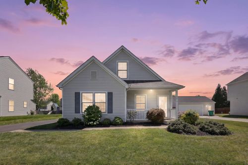 4040 Graves Dr, Obetz, OH, 43207-8302 | Card Image