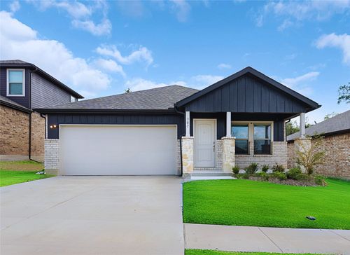 301 Knoll Pines Dr, Terrell, TX, 75160-3934 | Card Image