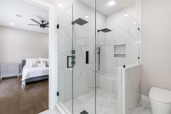 Primary bath | Image 28