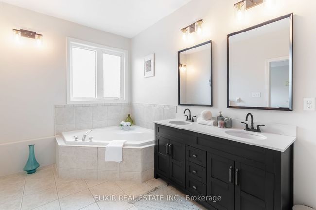 397 Burloak Dr, House other with 3 bedrooms, 3 bathrooms and 2 parking in Oakville ON | Image 21