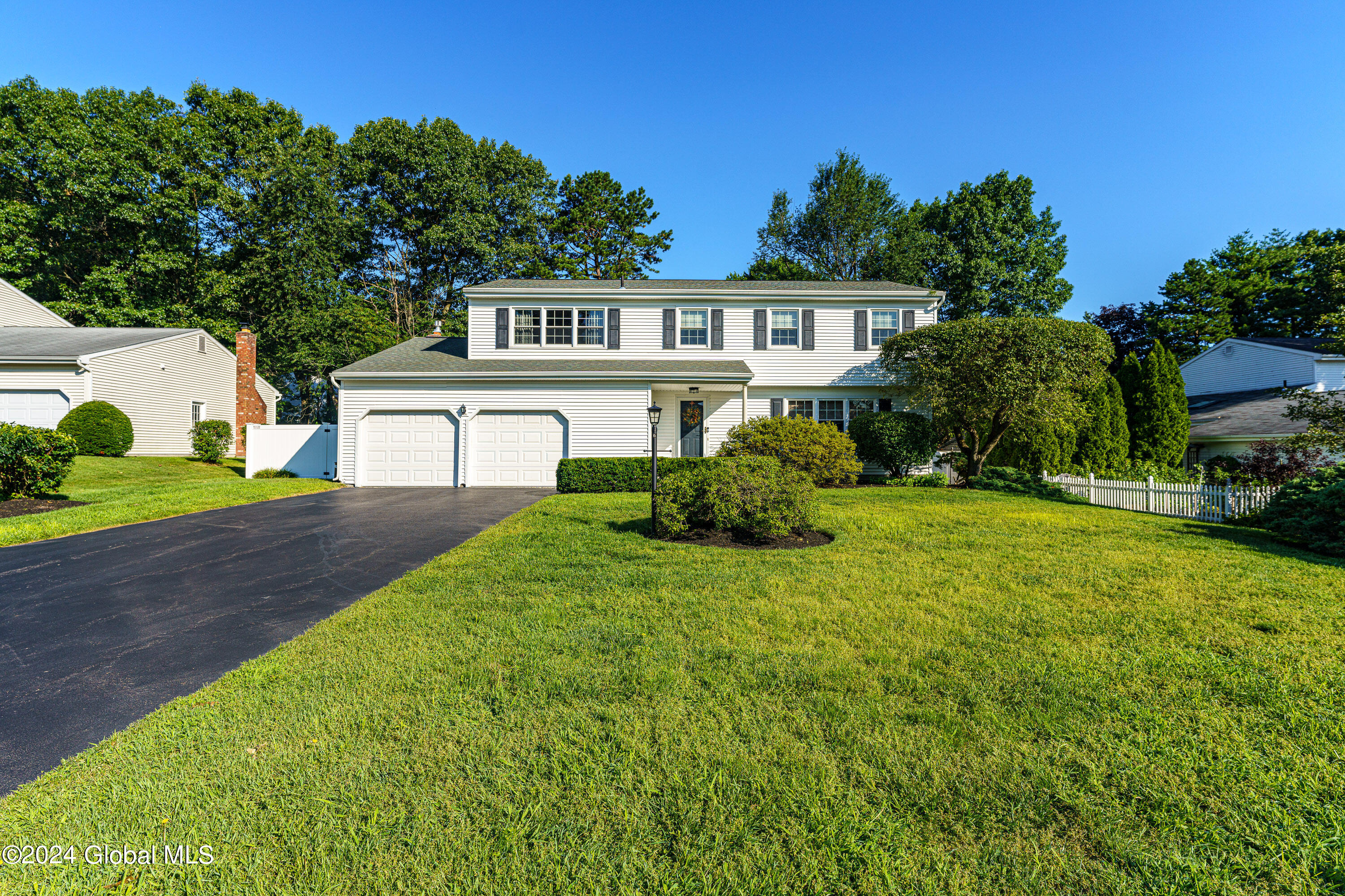 Bethwood Dr, Albany, NY 12211