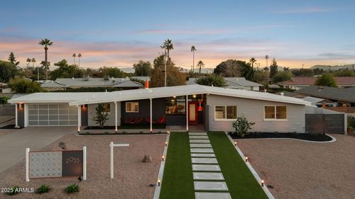 2055 W Windsor Ave, Phoenix, AZ, 85009-1906 | Card Image