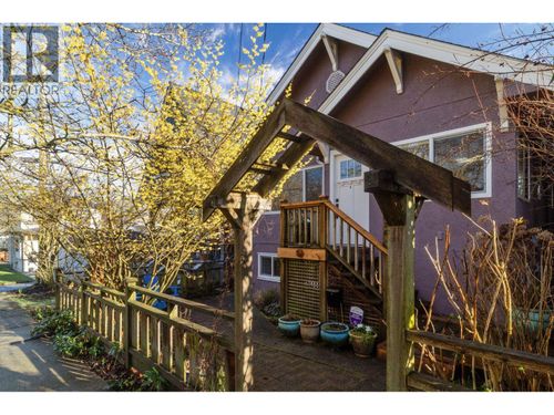 936 Semlin Drive, Vancouver, BC, V5L4J8 | Card Image