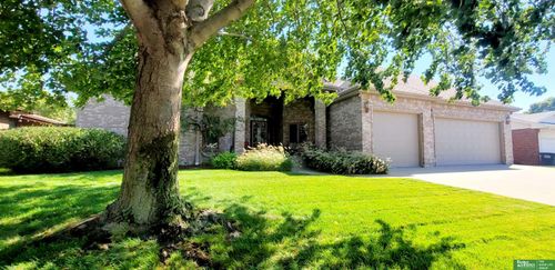 819 S Country Club Ave, York, NE, 68467-4033 | Card Image