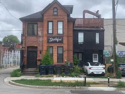 107 Shaw St, Home with 3 bedrooms, 2 bathrooms and null parking in Toronto ON | Image 1