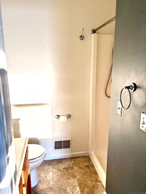 9084 Island Dr, Clay, MI, 48001-4407 | Card Image