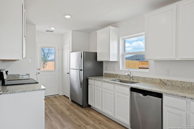 11506 Bald Eagle Hts, House other with 2 bedrooms, 2 bathrooms and null parking in San Antonio TX | Image 7