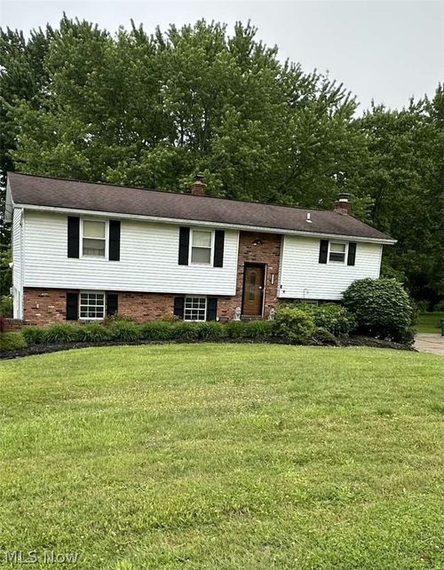 8126 Munson Road, Mentor, OH, 44060 | Card Image