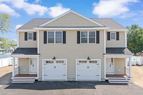 39 B Larch St, Manchester, NH, 03109-4415 | Card Image