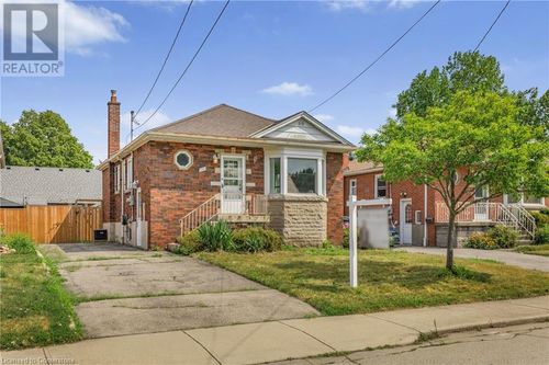 191 E 32nd St, Hamilton, ON, L8V3S1 | Card Image