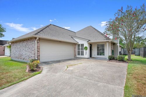 18338 Three Bars Dr, Baton Rouge, LA, 70817-0707 | Card Image