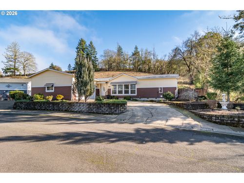 490 Knoll Terrace Dr, Canyonville, OR, 97417-9779 | Card Image