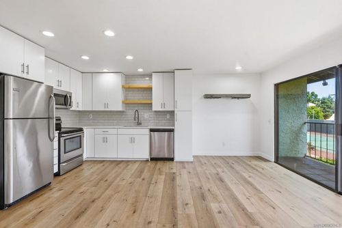 4-1092 Fresno St, San Diego, CA, 92110-1717 | Card Image