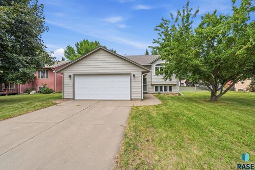 900 E Magnolia Dr, Brandon, SD, 57005-1056 | Card Image