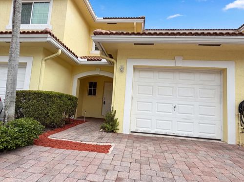 917 Imperial Lake Road, West Palm Beach, FL, 33413 | Card Image