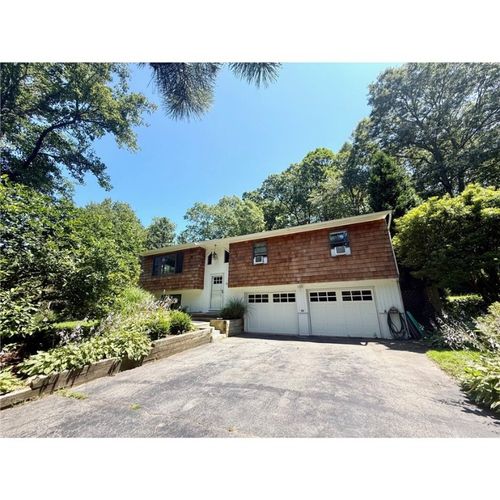 14 Wildflower Dr, Westerly, RI, 02891-3807 | Card Image