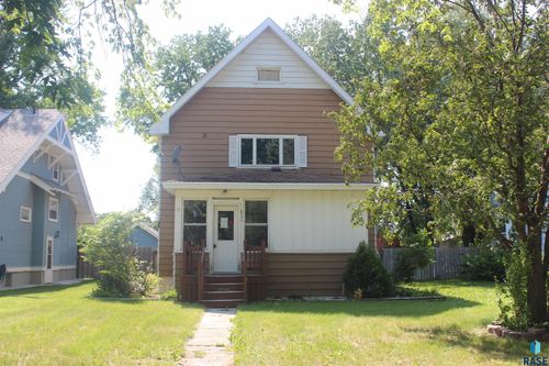 833 Kansas Ave Se, Huron, SD, 57350-2826 | Card Image