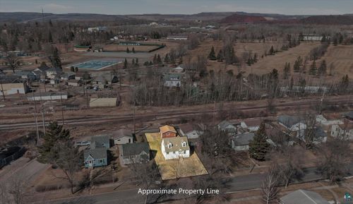 709 Michigan St, Hibbing, MN, 55746-1633 | Card Image