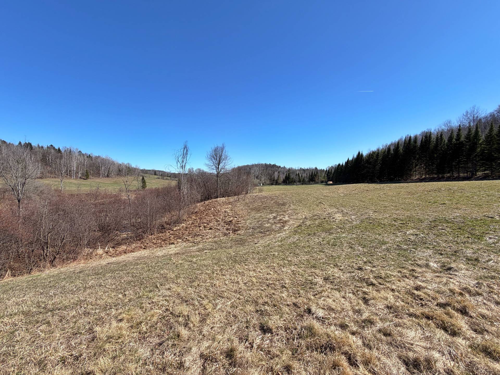 Land in Notre-Dame-de-la-Salette 2