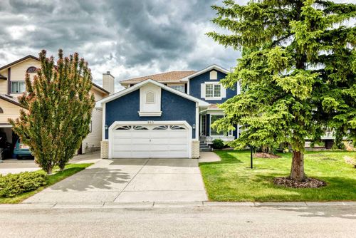 163 Shannon Cir Sw, Calgary, AB, T2Y2L1 | Card Image