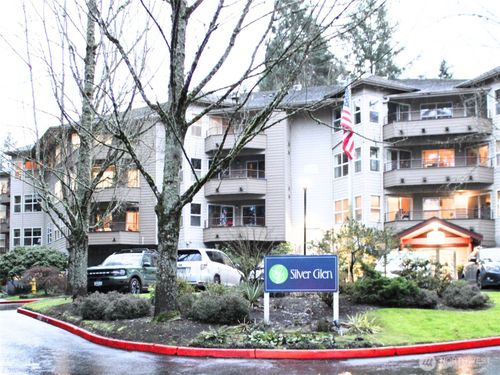 w-211-1750 152nd Ave Ne, Bellevue, WA, 98007-4268 | Card Image