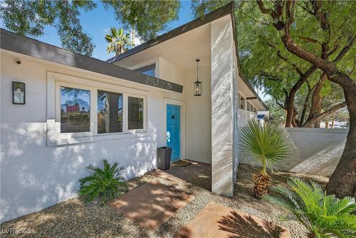 2400 Laurie Dr, Las Vegas, NV, 89102-2104 | Card Image