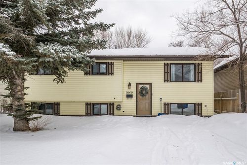 1649 Muir Dr, Prince Albert, SK, S6V7T9 | Card Image