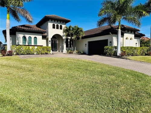 8533 S Lake Cir, Fort Myers, FL, 33908-5602 | Card Image