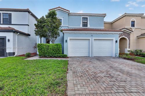 808 Ne 191st St, Miami, FL, 33179-3967 | Card Image