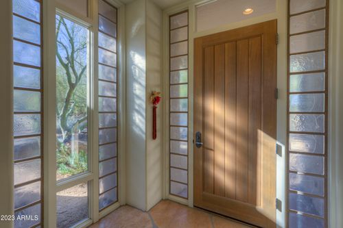 7526 E Club Villa Cir, Scottsdale, AZ, 85266-1506 | Card Image