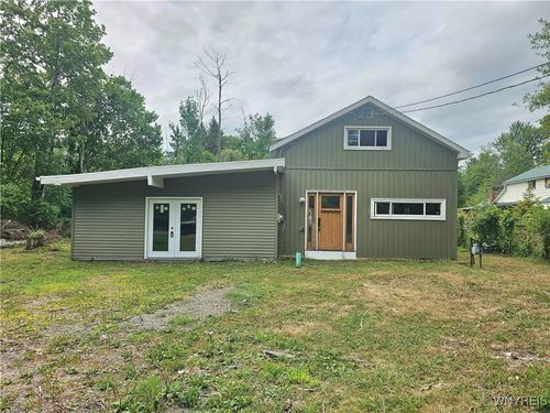 429 Dawn Ave, Angola, NY, 14006-9462 | Card Image