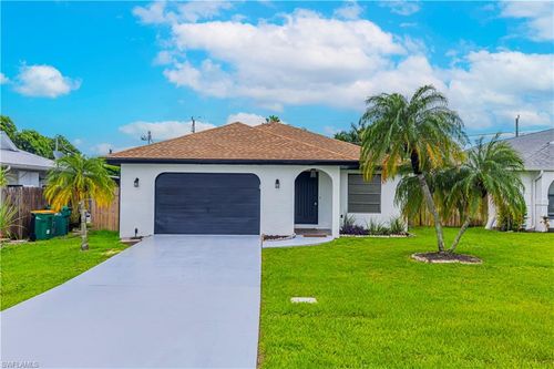 758 105th Ave N, NAPLES, FL, 34108-1842 | Card Image