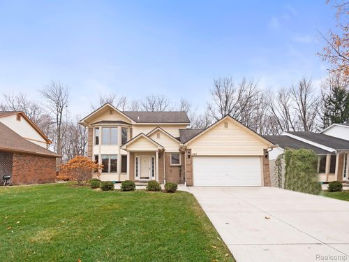 462 Daylily Dr, Rochester Hills, MI, 48307-5219 | Card Image