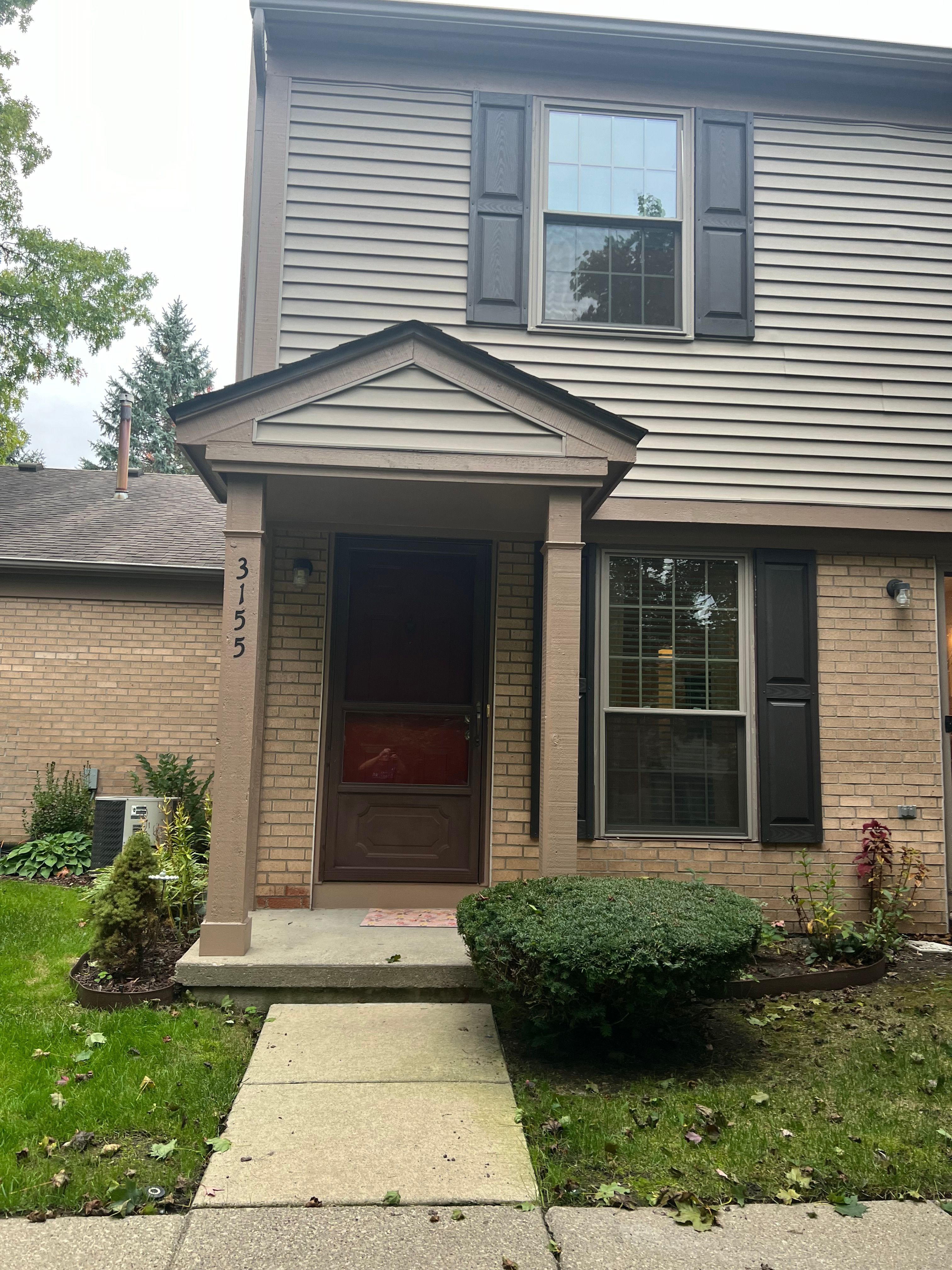 Hidden Ridge Dr, Waterford, MI 48328