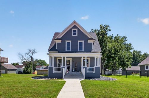 205 1st St Se, Hayfield, MN, 55940-8834 | Card Image