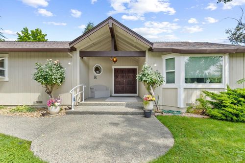 6772 Hillsview Dr, Vacaville, CA, 95688-9756 | Card Image
