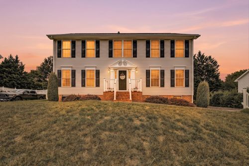 128 Diamond Rd, Salem, VA, 24153-7153 | Card Image