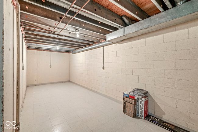 8433 Quail Hollow Rd, Condo with 3 bedrooms, 3 bathrooms and null parking in Indianapolis IN | Image 25