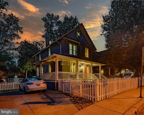 5204 42nd Ave, HYATTSVILLE, MD, 20781-2015 | Card Image