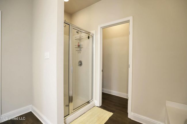 Shower | Image 24