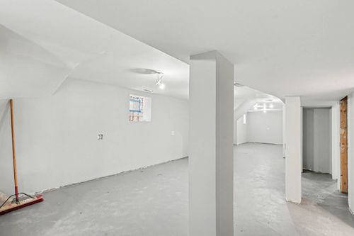 7815 S Merrill Ave, Chicago, IL, 60649-5010 | Card Image