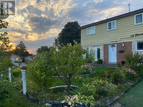 18 Gemshaw Cres, Scarborough, ON, M1B1L4 | Card Image