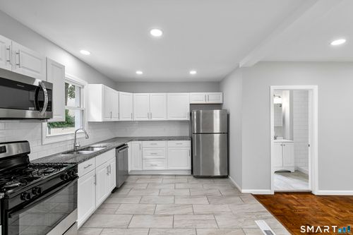 196 Farren Ave, New Haven, CT, 06513-4527 | Card Image