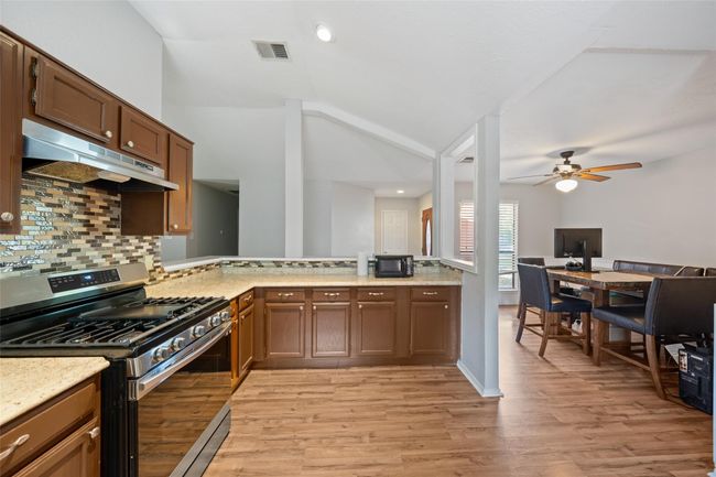 3326 Hartfield Ln, House other with 3 bedrooms, 2 bathrooms and 2 parking in Spring TX | Image 5