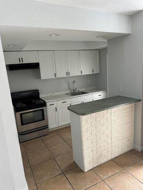 apt-8-2285 Ne 172nd St, North Miami Beach, FL, 33160-2950 | Card Image